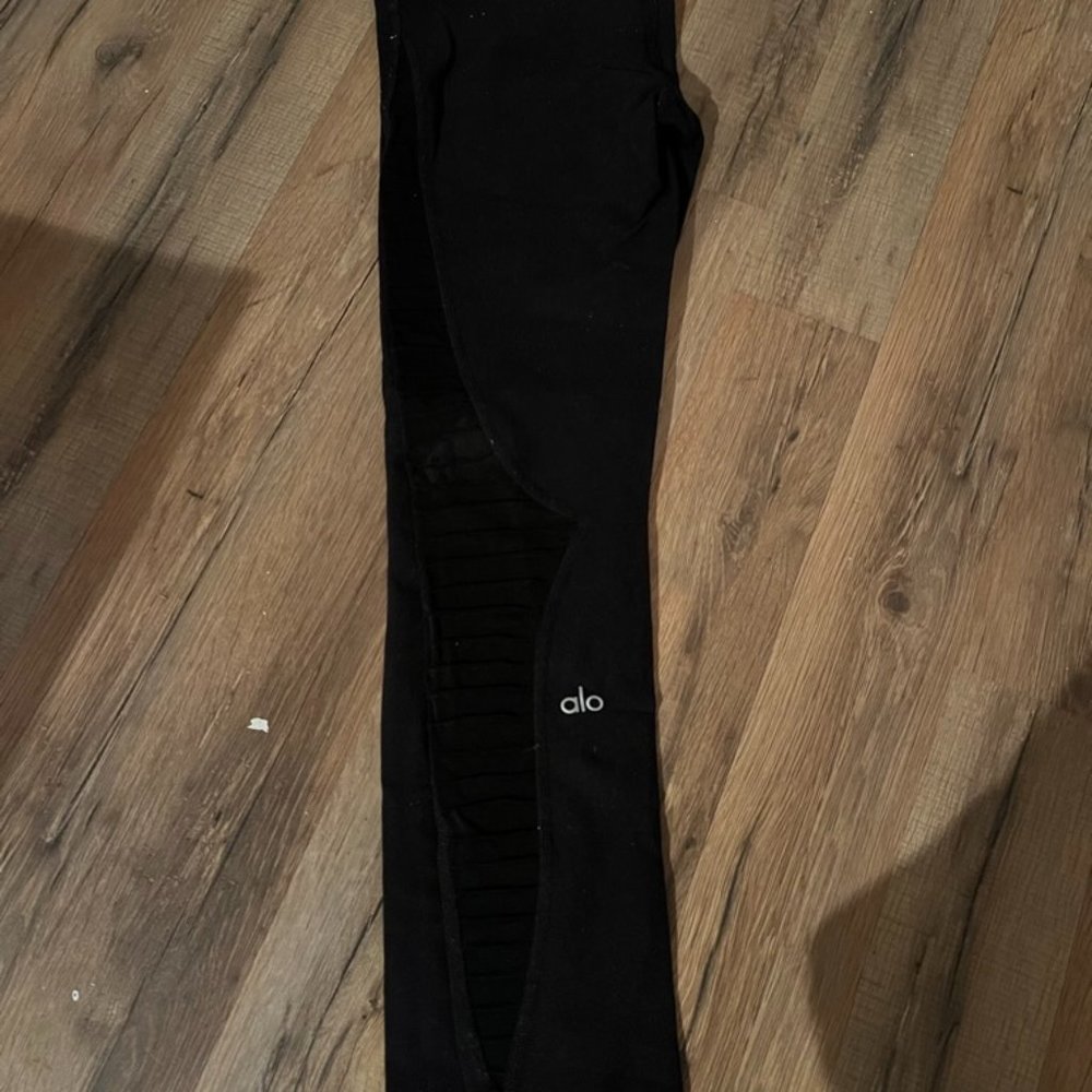Alo Leggings